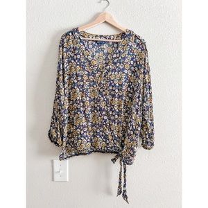 Women’s size large Democracy v-neck floral top